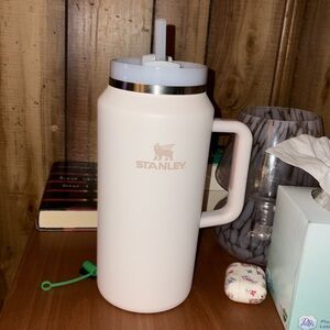 64oz Stanley quencher